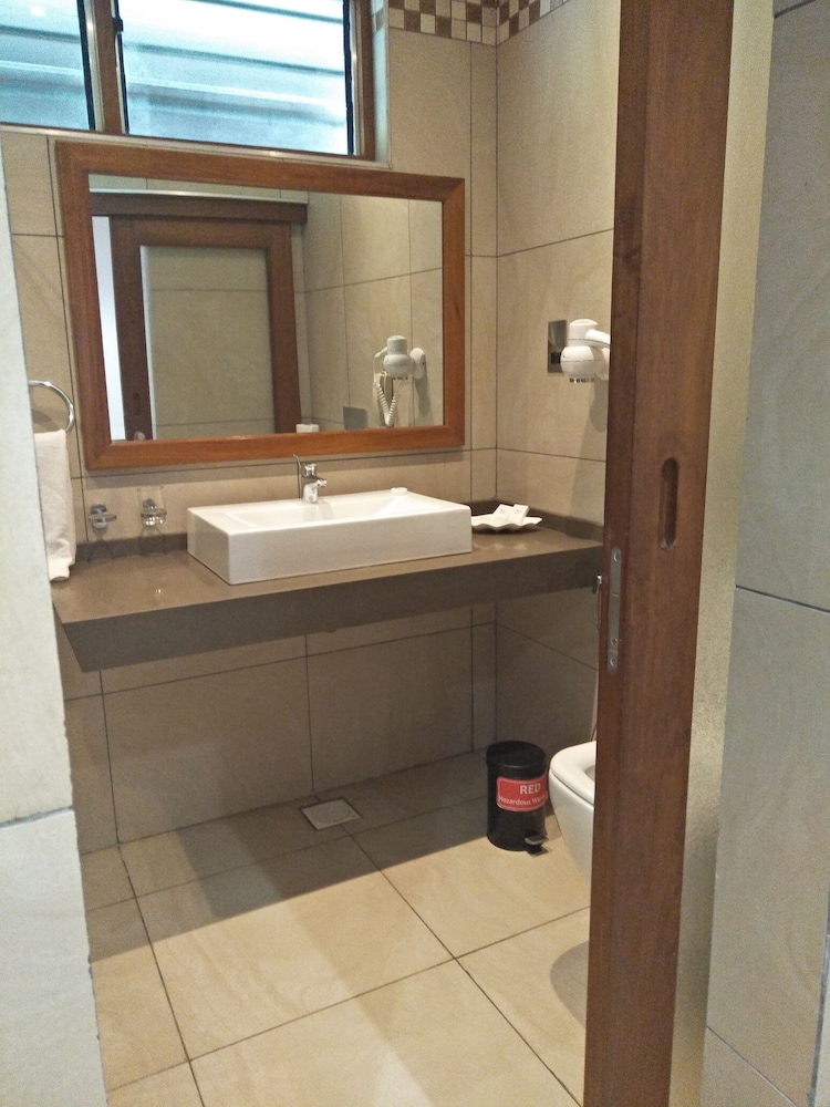 Travellers Beach Hotel and Club 50/50