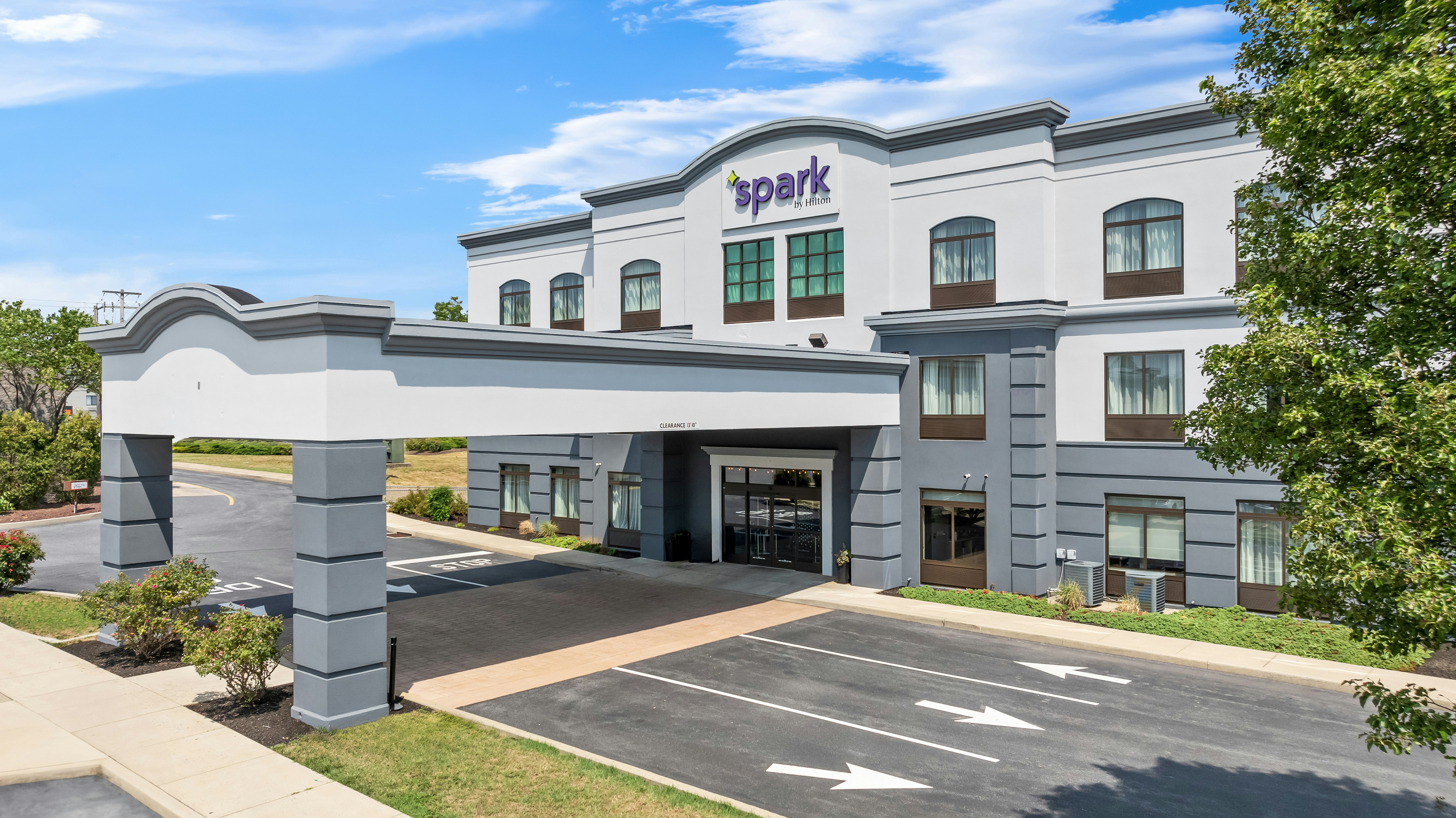 Spark by Hilton Lancaster Dutch Country 34/36