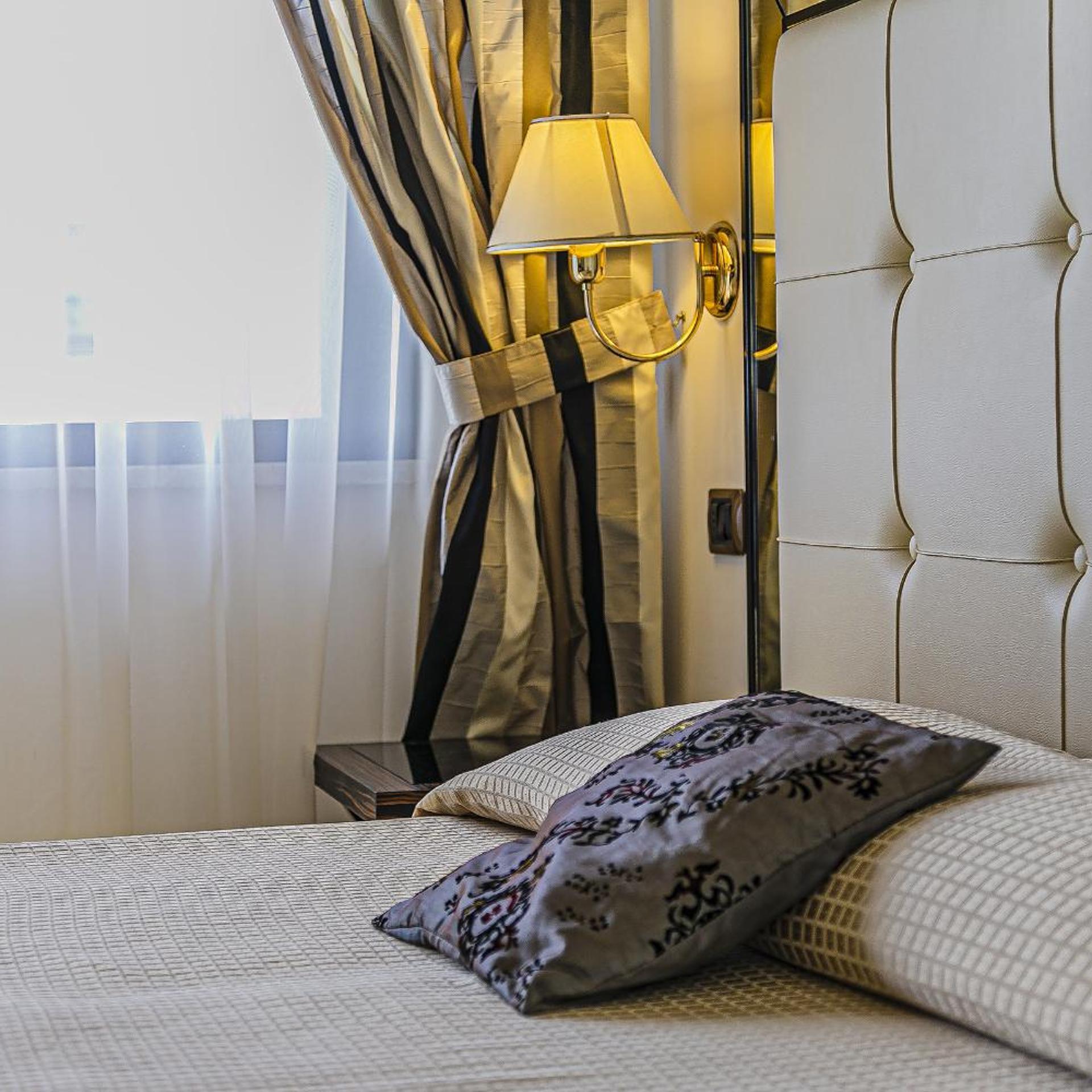 2 Bedrooms, Suite