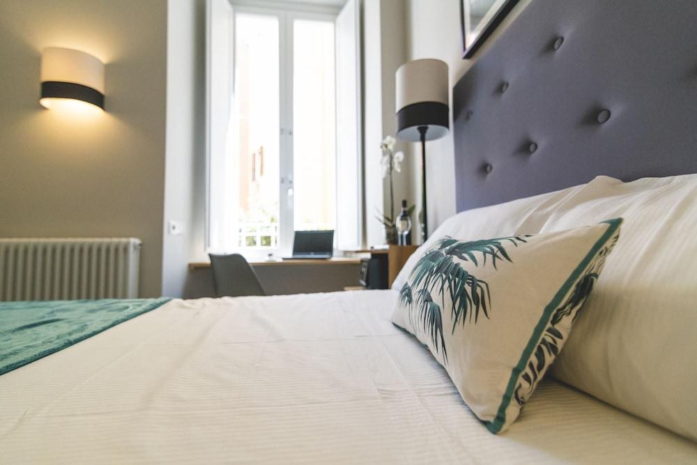 Basic, Double Bed
