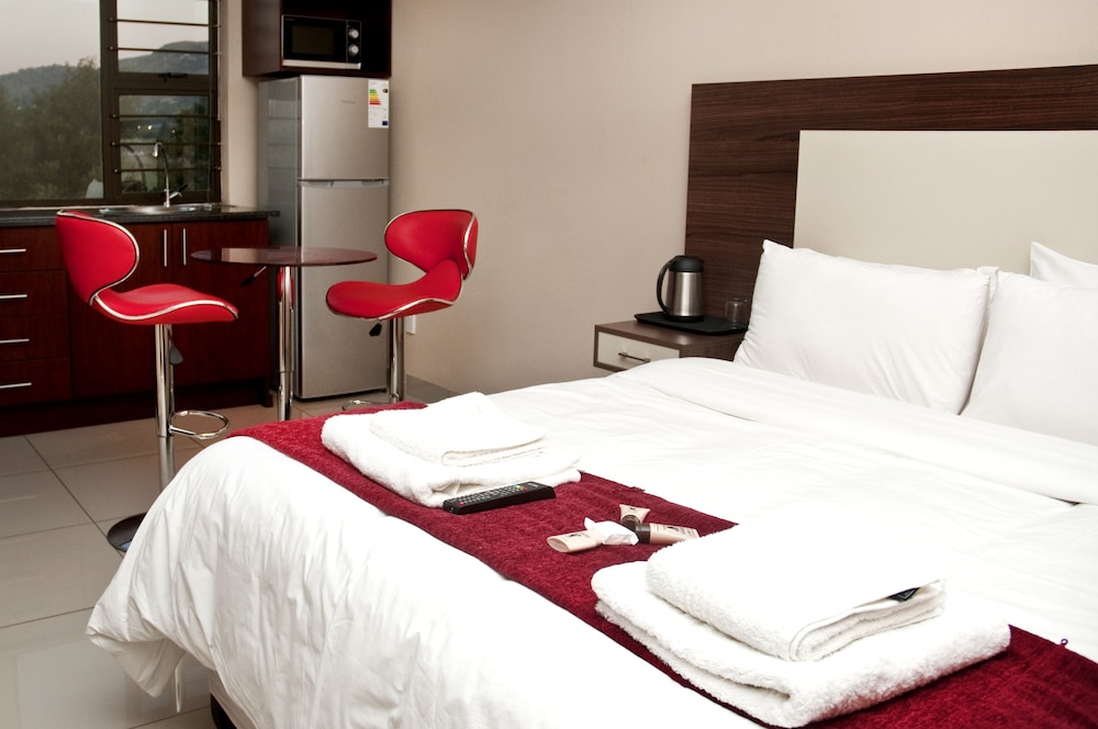 غرفة بسرير كوين، Eagle Nest Luxury Accommodation 2/4