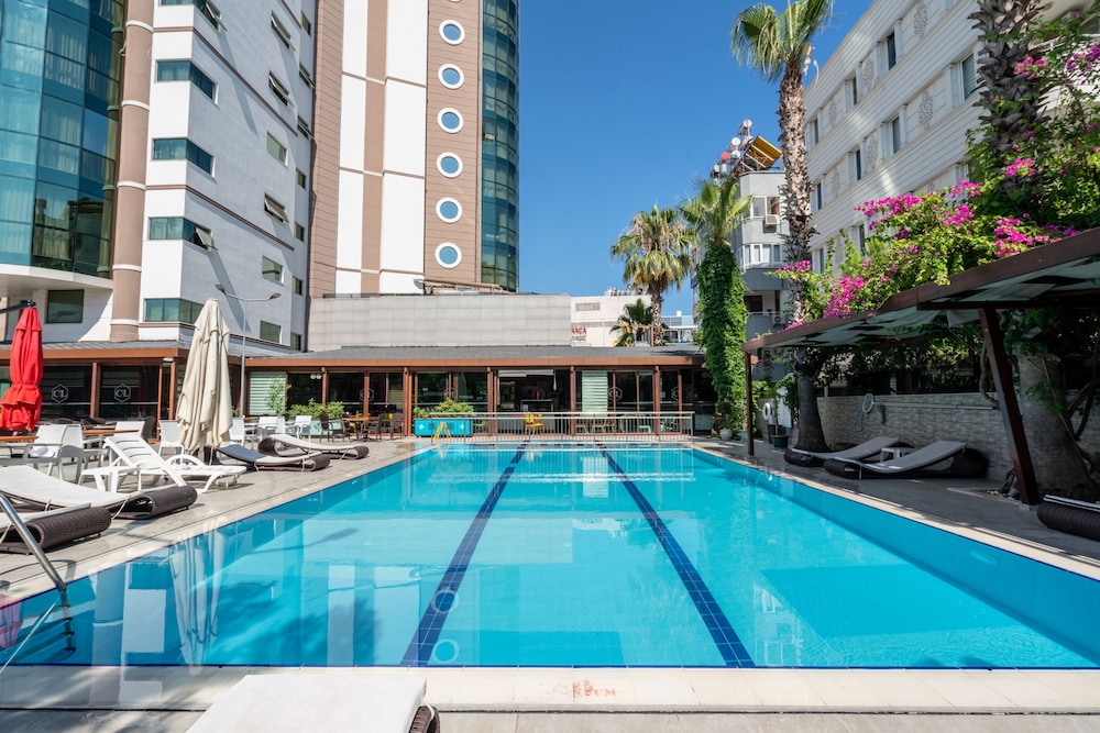 City Live Hotel 48/82