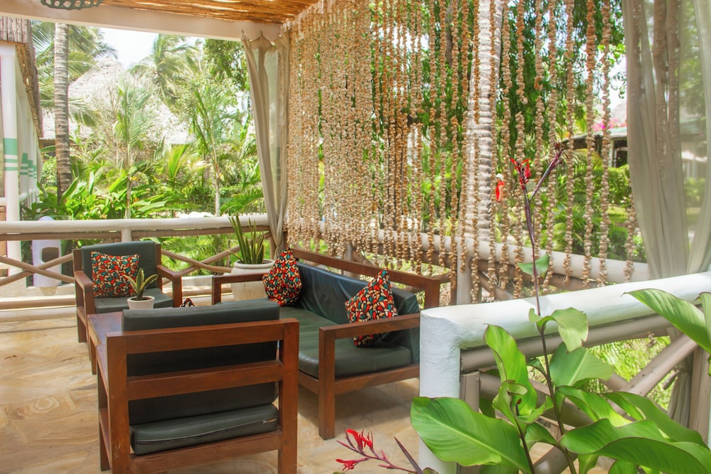 Paradise Beach Resort 32/50
