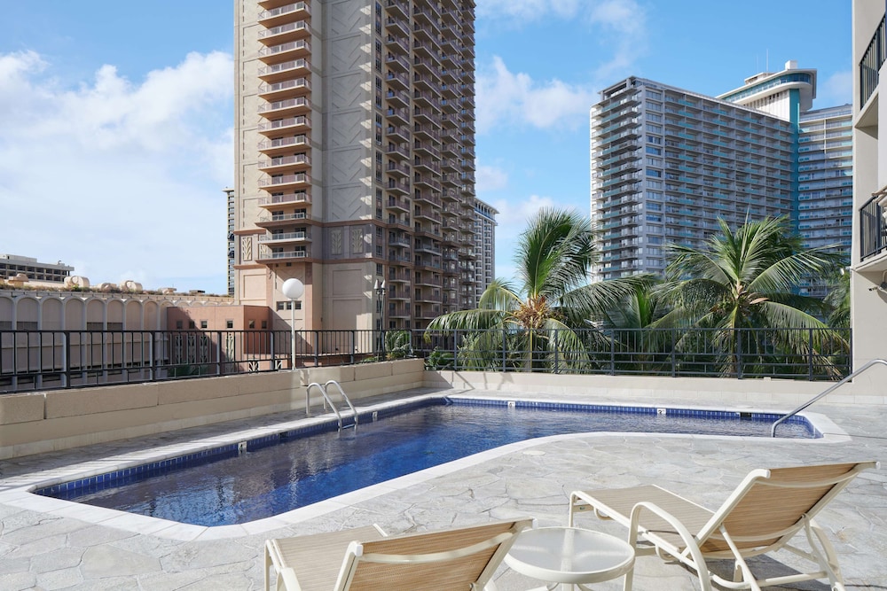 AQUA PALMS WAIKIKI 9/41