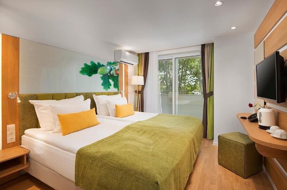 Hotel Forest Beach 5/40