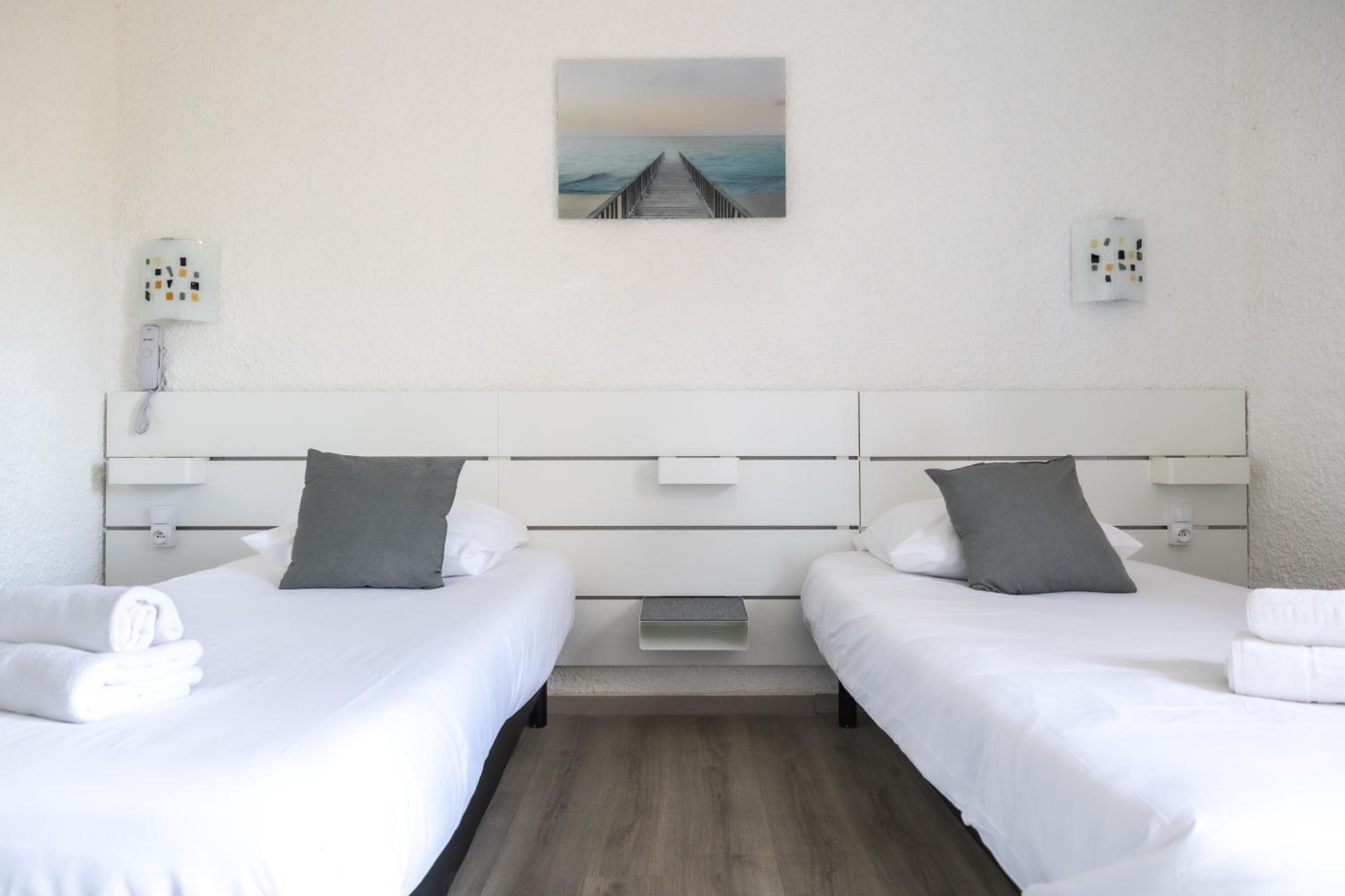 Room, Twin Beds