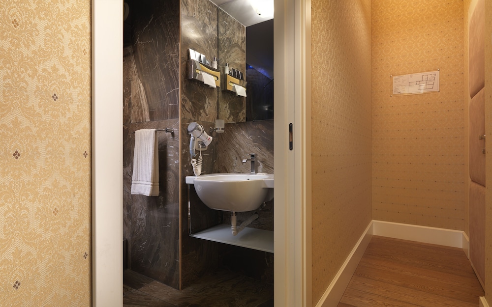 LE REVE DE NAIM Rome 50/50