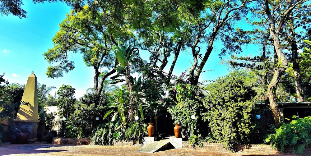 African Roots Guest House 45/50