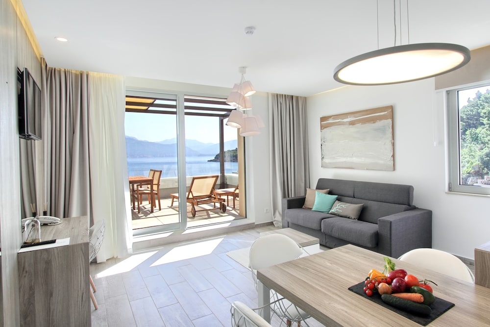 Kalamota Beach House 15/68