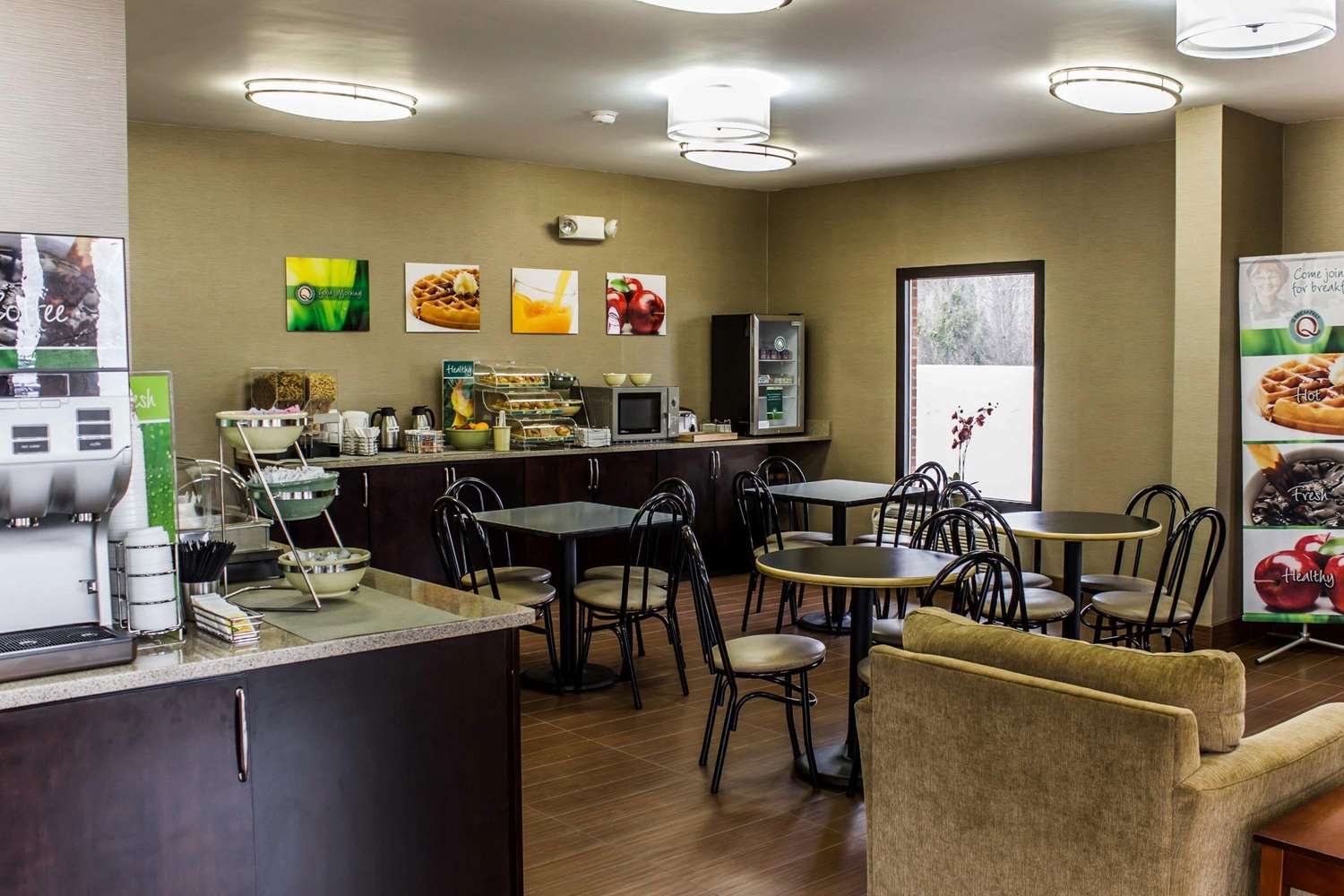 Quality Inn Kinston Hwy 70 23/33
