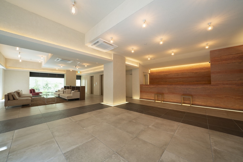 Lobby at Hotel Meriken Port Kobe Motomachi, KOBE