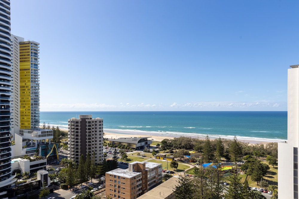 ULTIQA Signature at Broadbeach 47/50