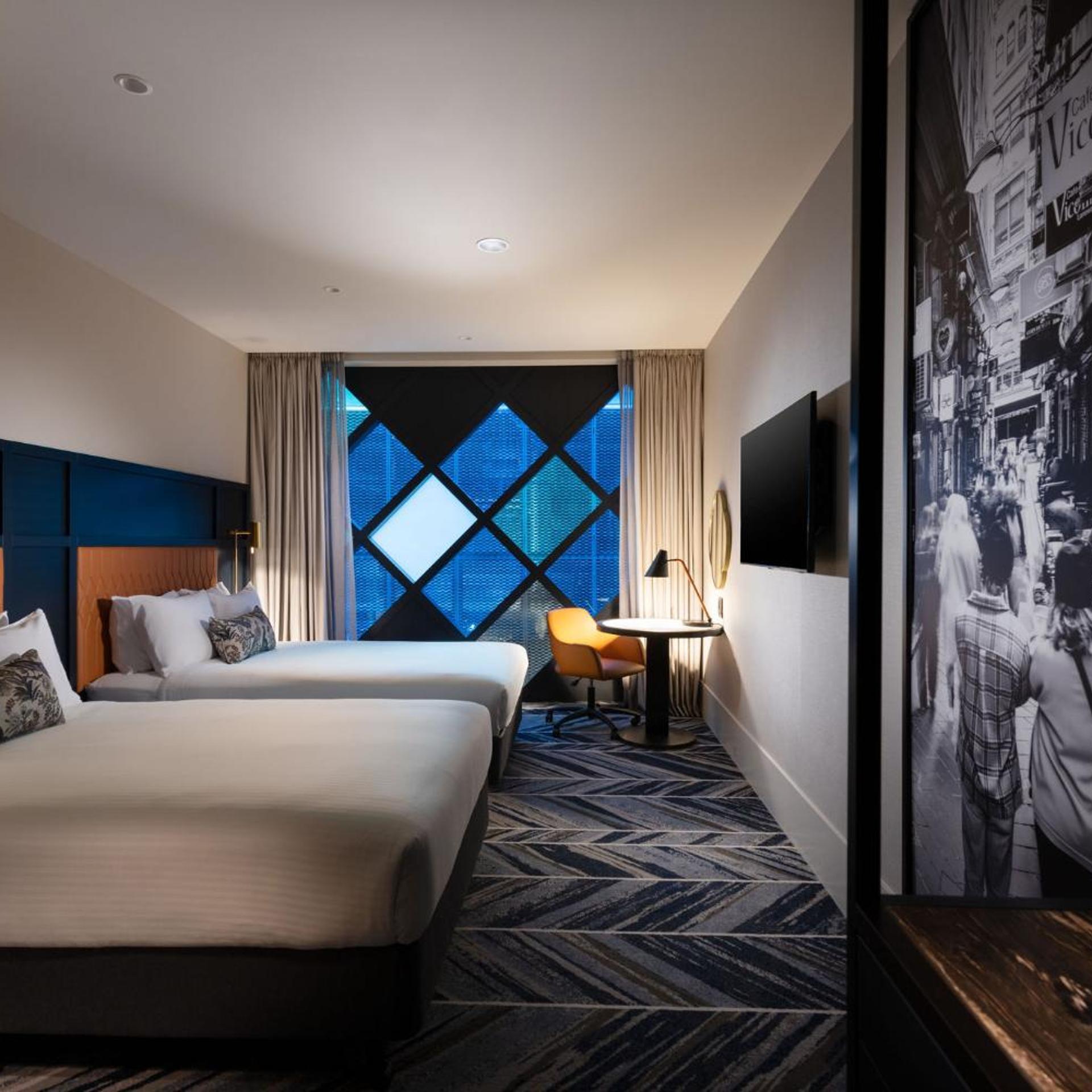 Dorsett, Double or Twin Bed
