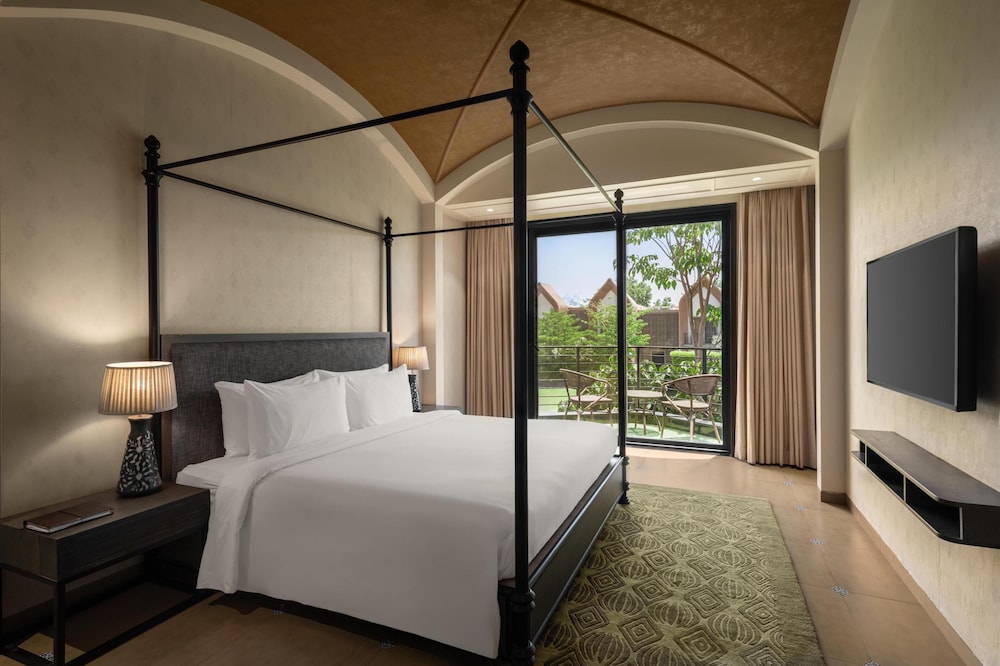 فيلا بسرير كينج بشرفة، Radisson Resort & Spa Kandla 4/6