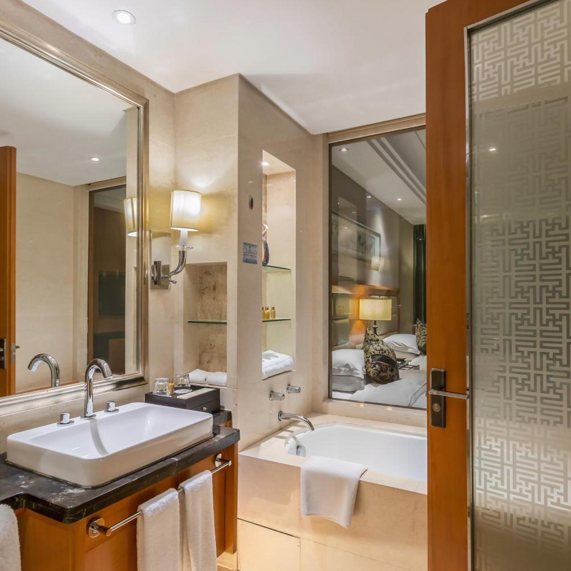 Wyndham Xinyang Downtown 54/59