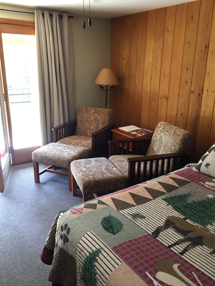 4 Seasons Inn on Fall River 5/76