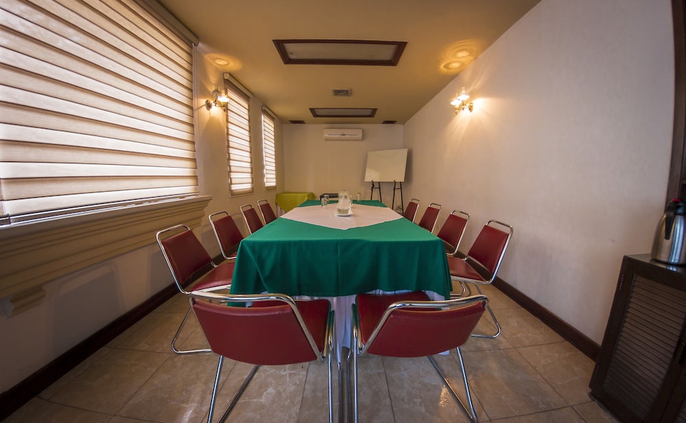 Hotel Guadalajara Buga 38/40
