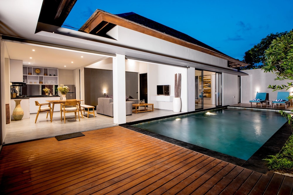 Villa DeDayuh Seminyak 23/46