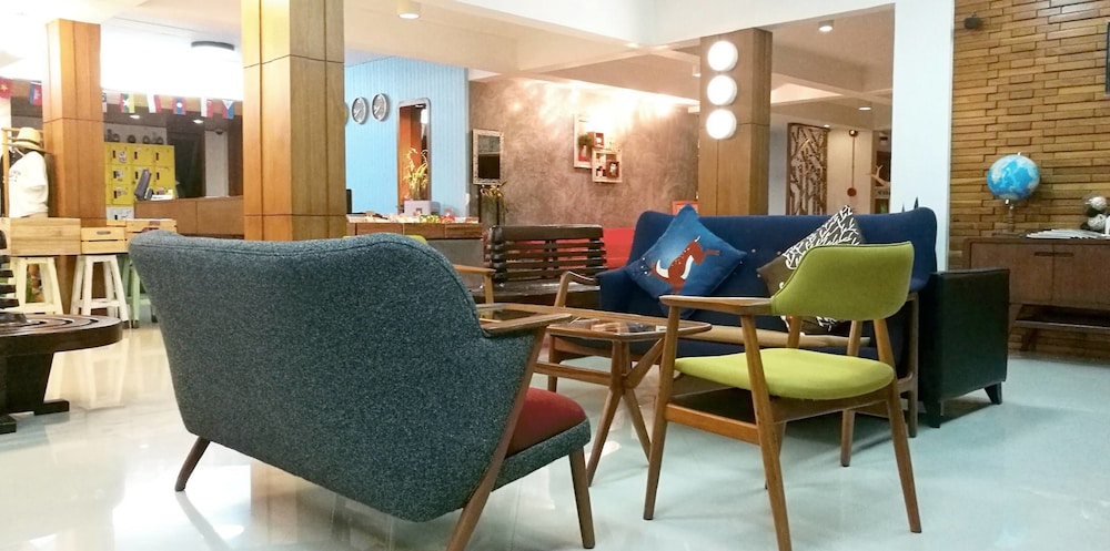 J2 Hotel 27/44