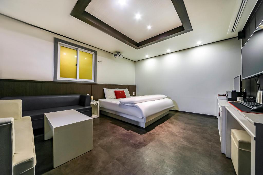 Icon Motel 15/57
