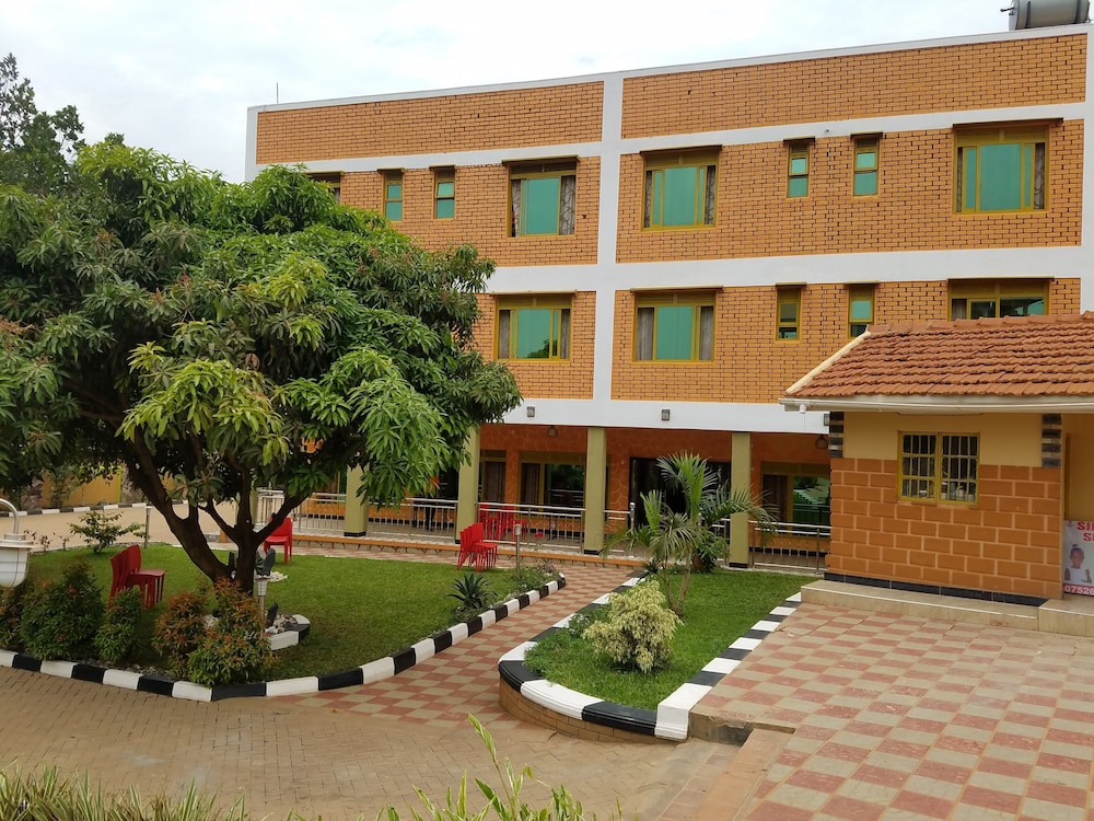 Sibyangu Standard Hotel 6/20