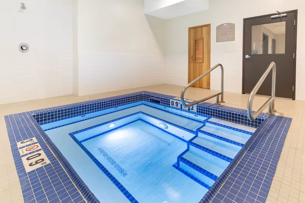 swimming pool spa