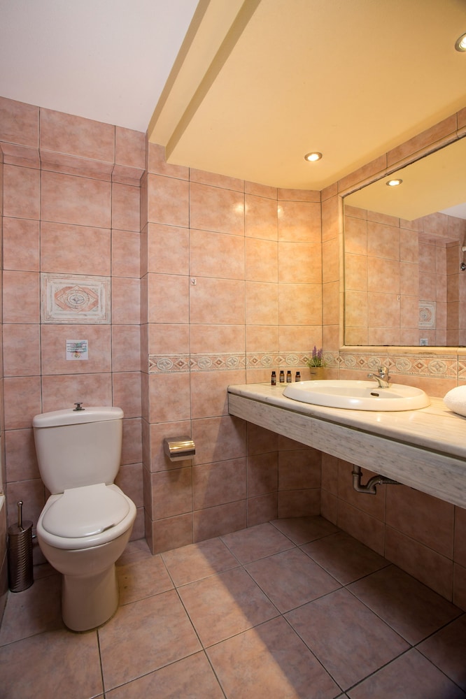 Royal Aparthotel City Center 12/26