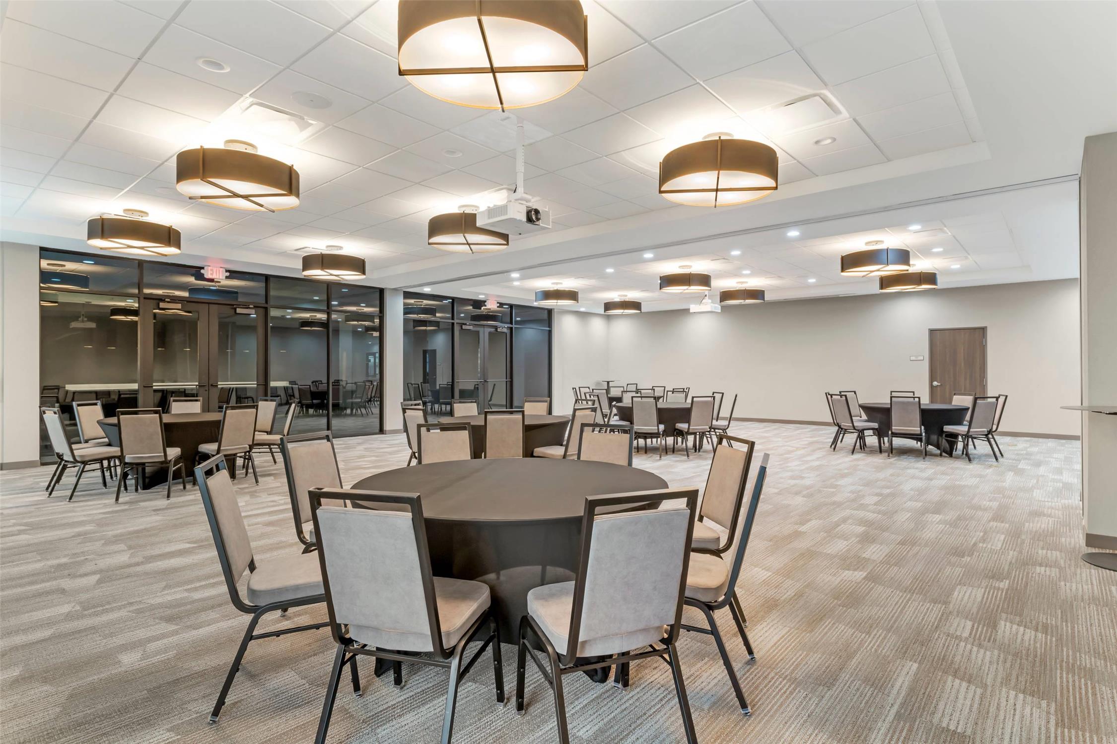 Cambria Hotel Northlake Conference Center - Roanoke 28/29