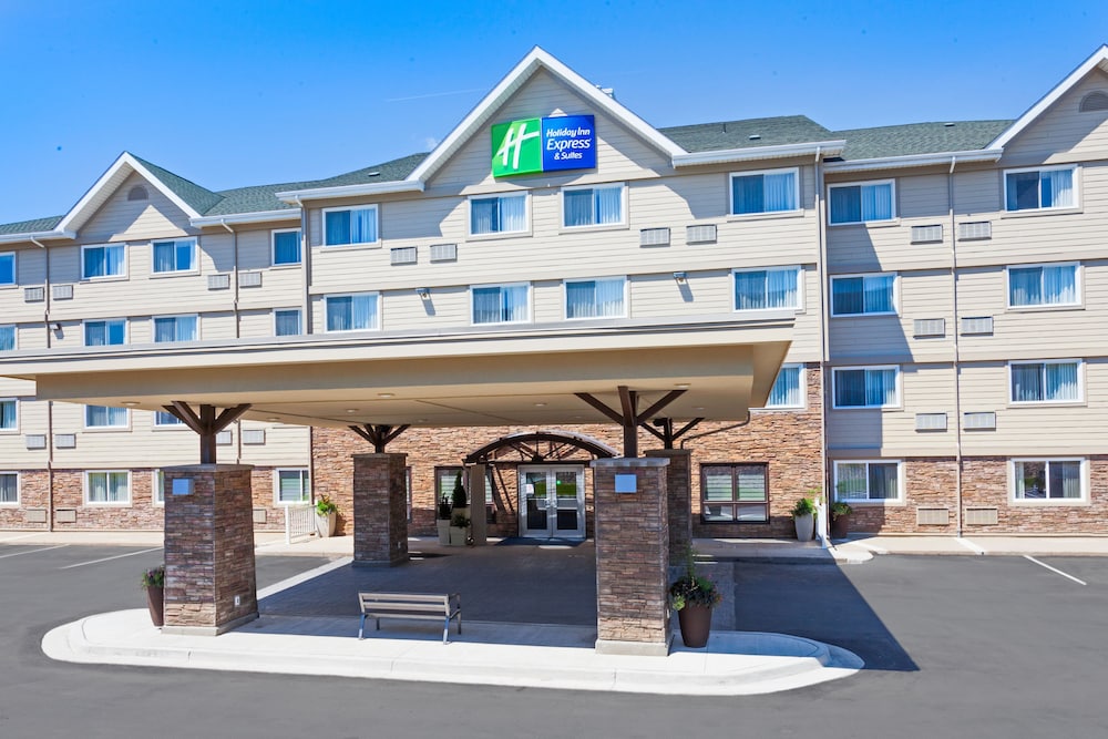 Holiday Inn Express Suites Fredericton 4/76