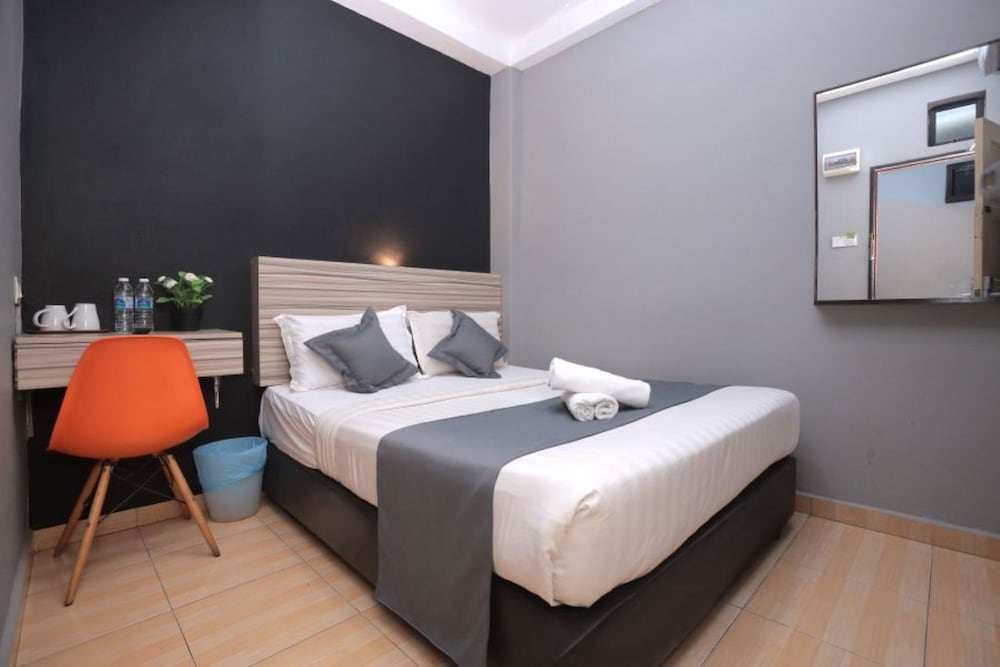 DJ Citi Inn Premier 38/62