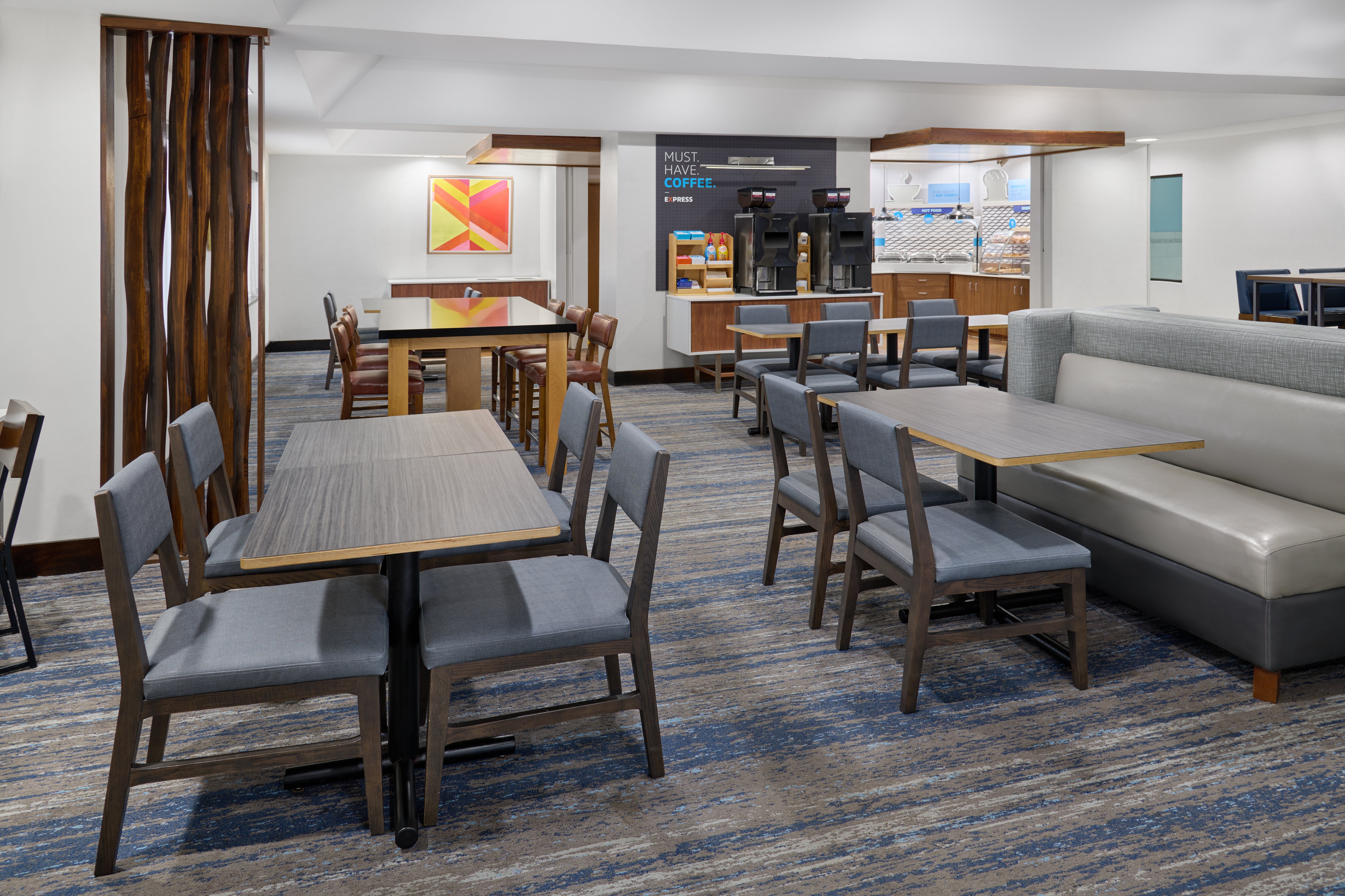 Holiday Inn Express Kansas City - At The Legends 43/60