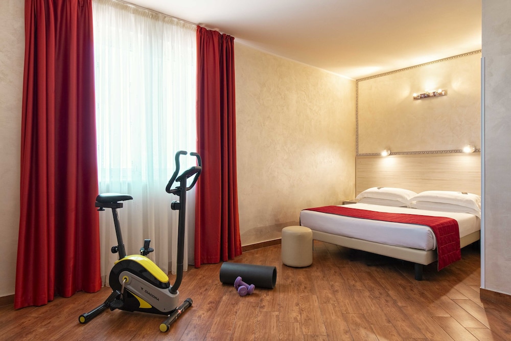 Simon Hotel 20/37