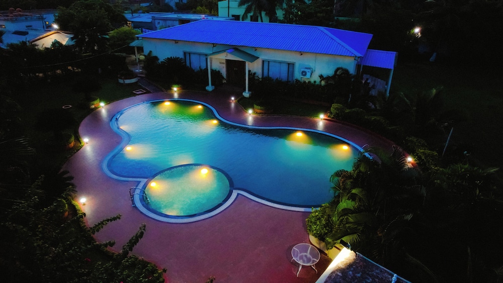 Chanakya Bnr Hotel 6/50