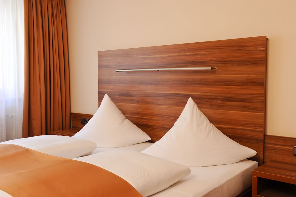 HOTEL ISARTOR 37/69