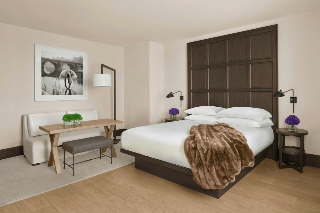 1 Bedroom, Suite, King Bed, City View