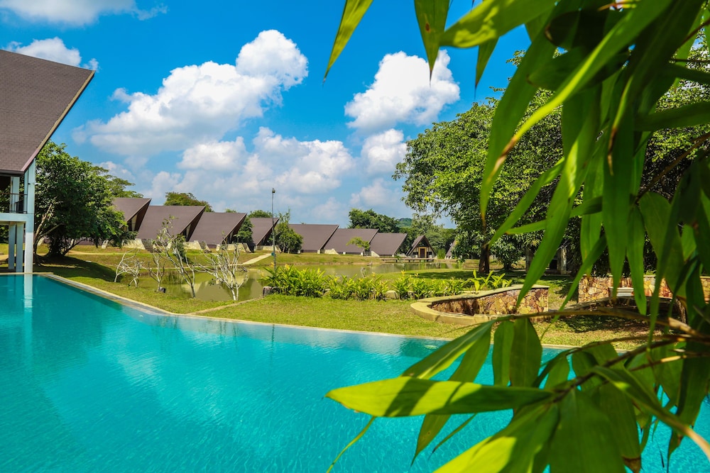 Liyya Water Villas 40/48