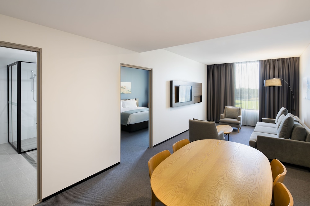 HOLIDAY INN SYDNEY ST MARYS 49/78
