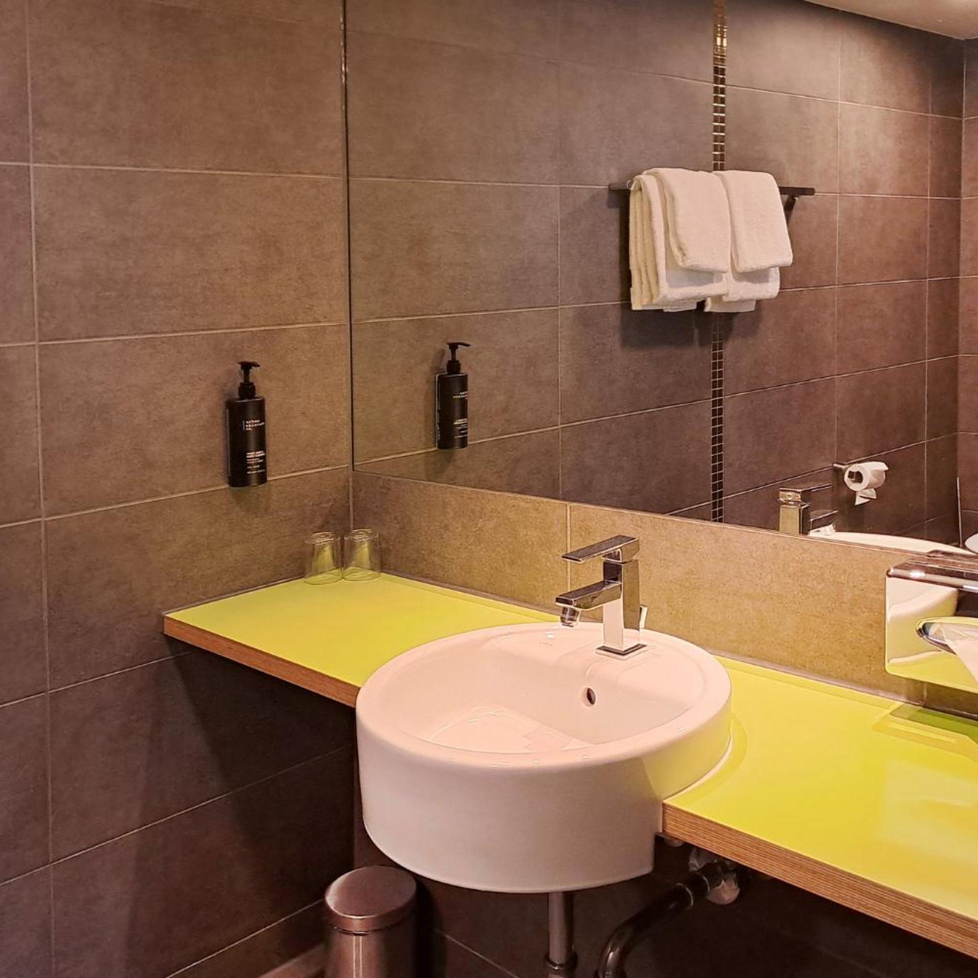Room, Double Bed, Accessible