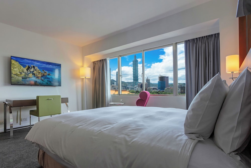 Deluxe, Double Bed