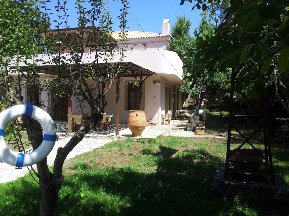 Zeus House 33/36
