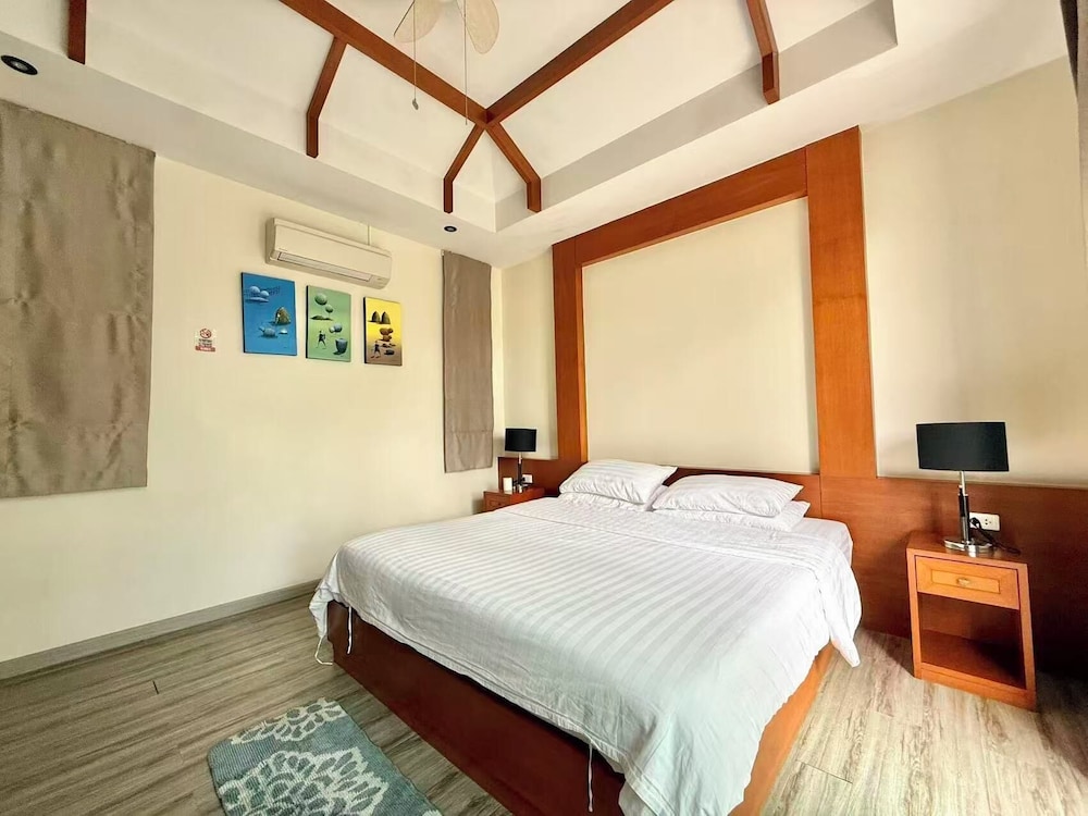 Luxury, Villa, 1 Queen and 2 King Beds, Pool View