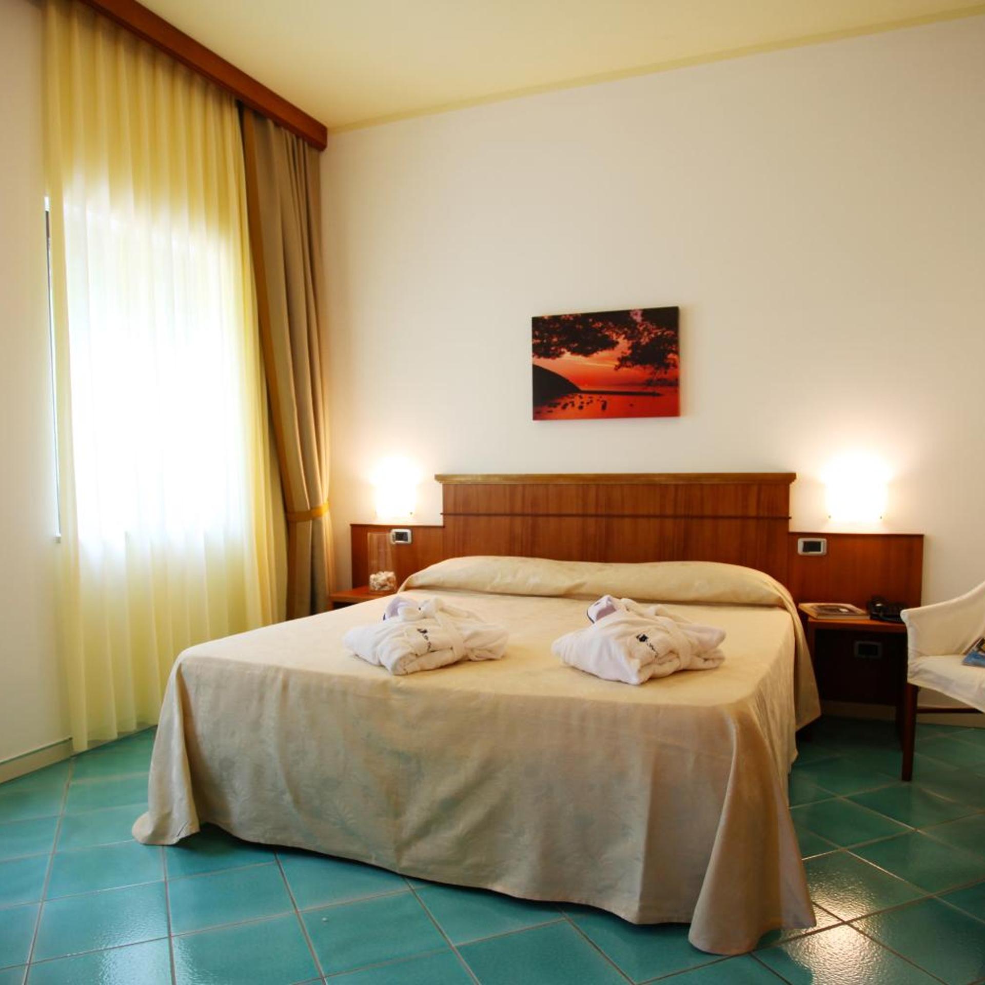 غرفة ثلاثية، Hotel La Torre 2/10