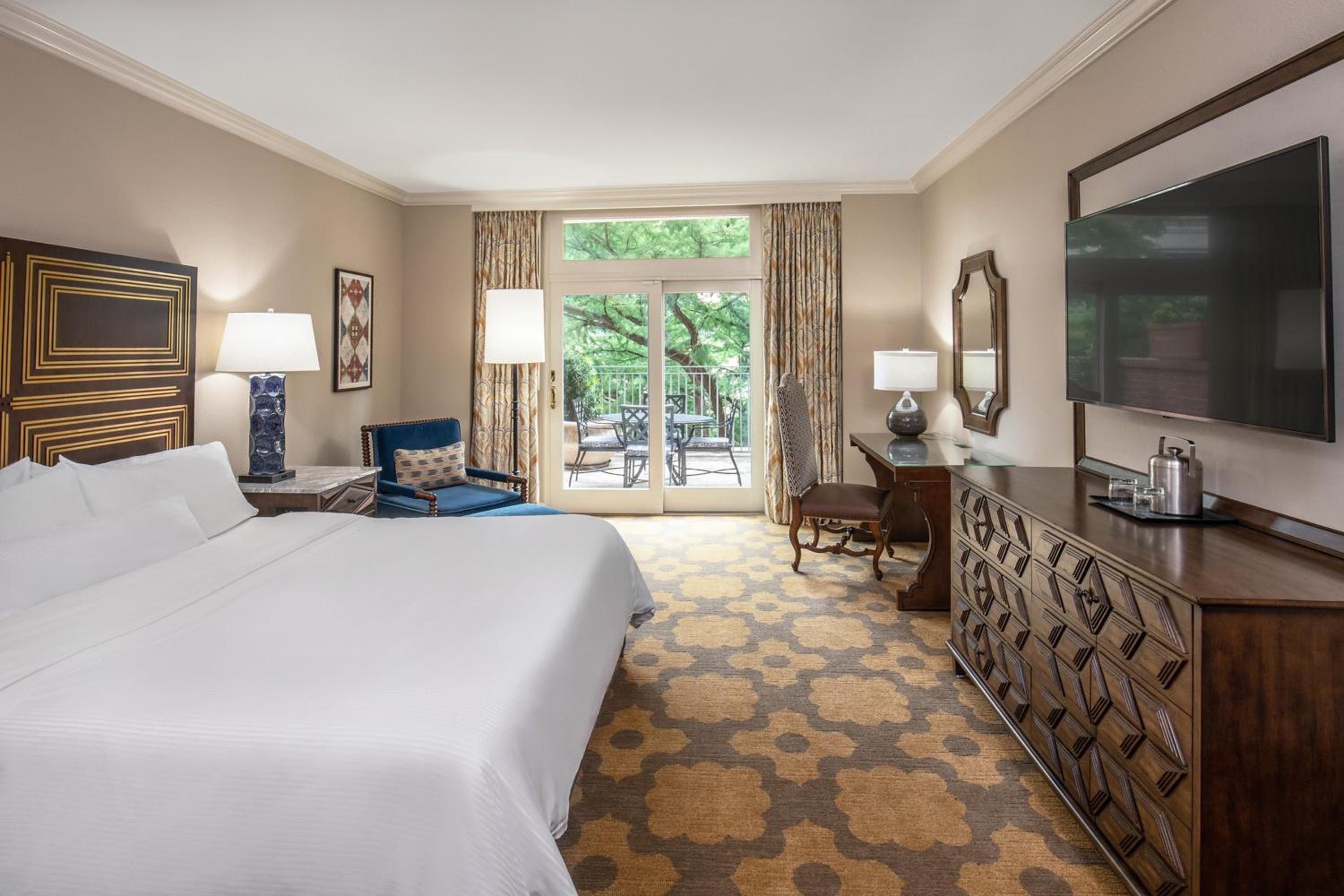 Guest Room, King Bed, Riverside, Balcony, Terrace