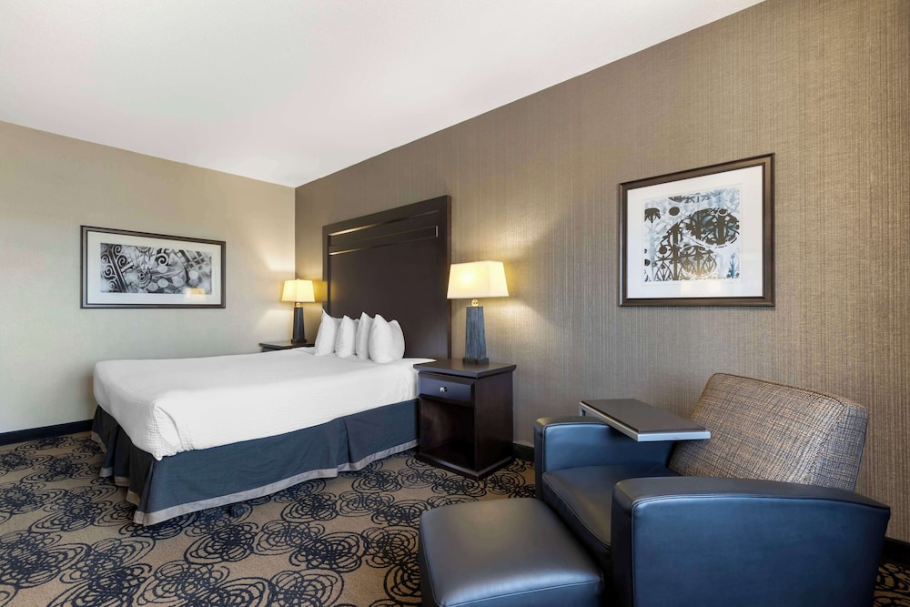 غرفة قياسية بسرير كينج، Best Western Plus Midwest Inn 3/6