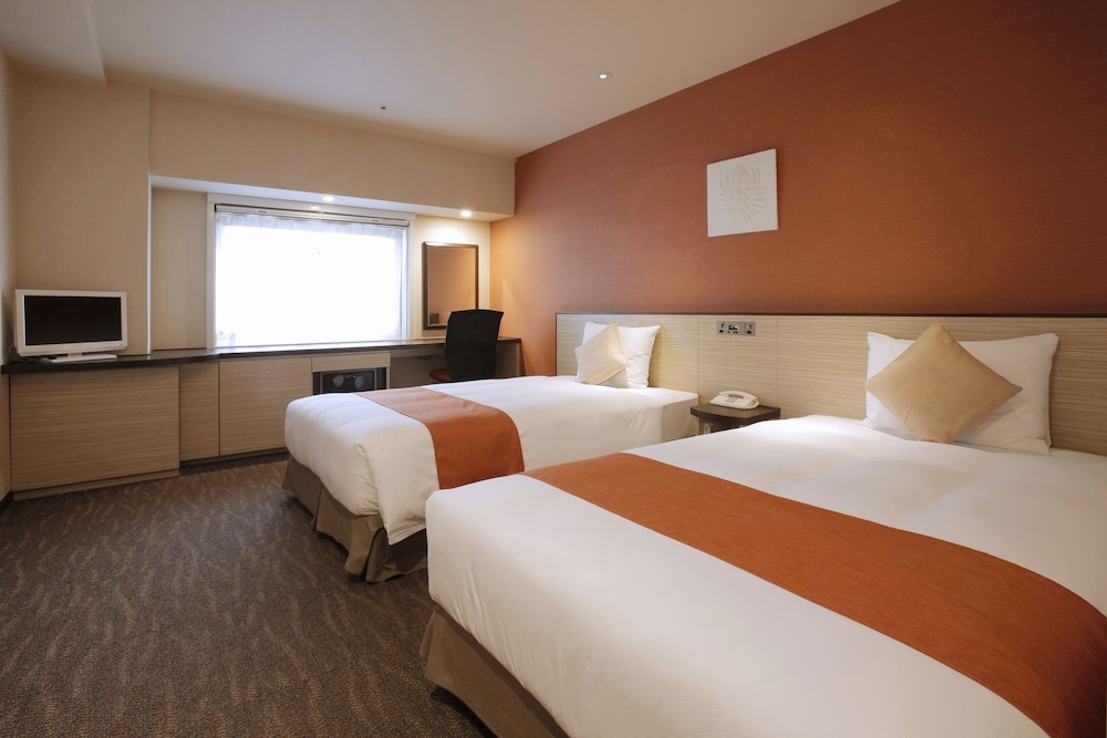 Standard, Twin Beds