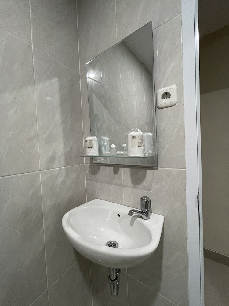 Liberta Home Seririt Bali 16/18