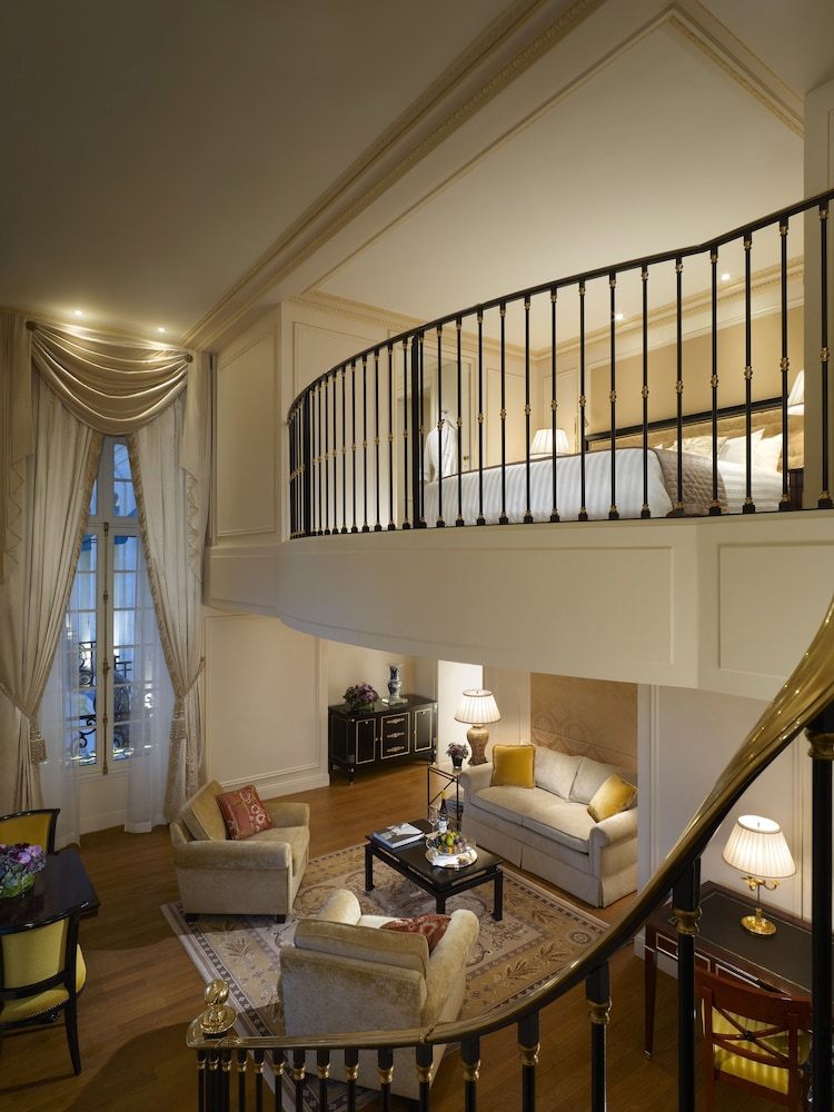 Shangri-La Paris 62/81