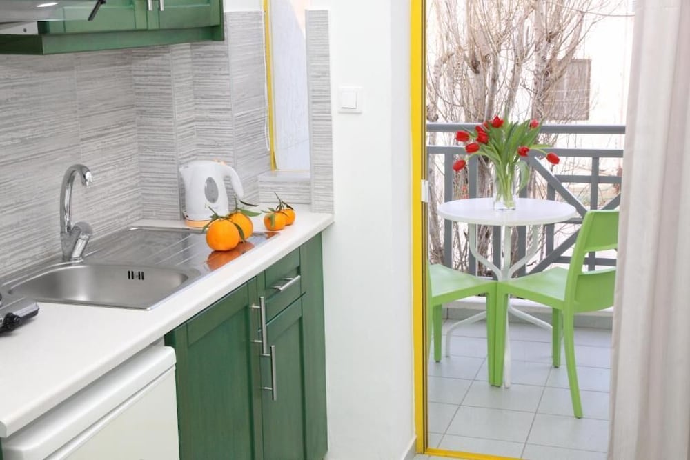 Apollon Hotel Apartments 49/50
