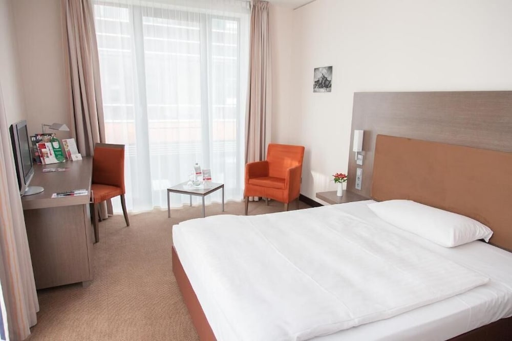 Intercityhotel Dresden 24/59