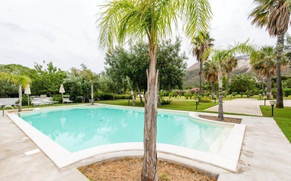Garden Hotel Vulcano 65/72